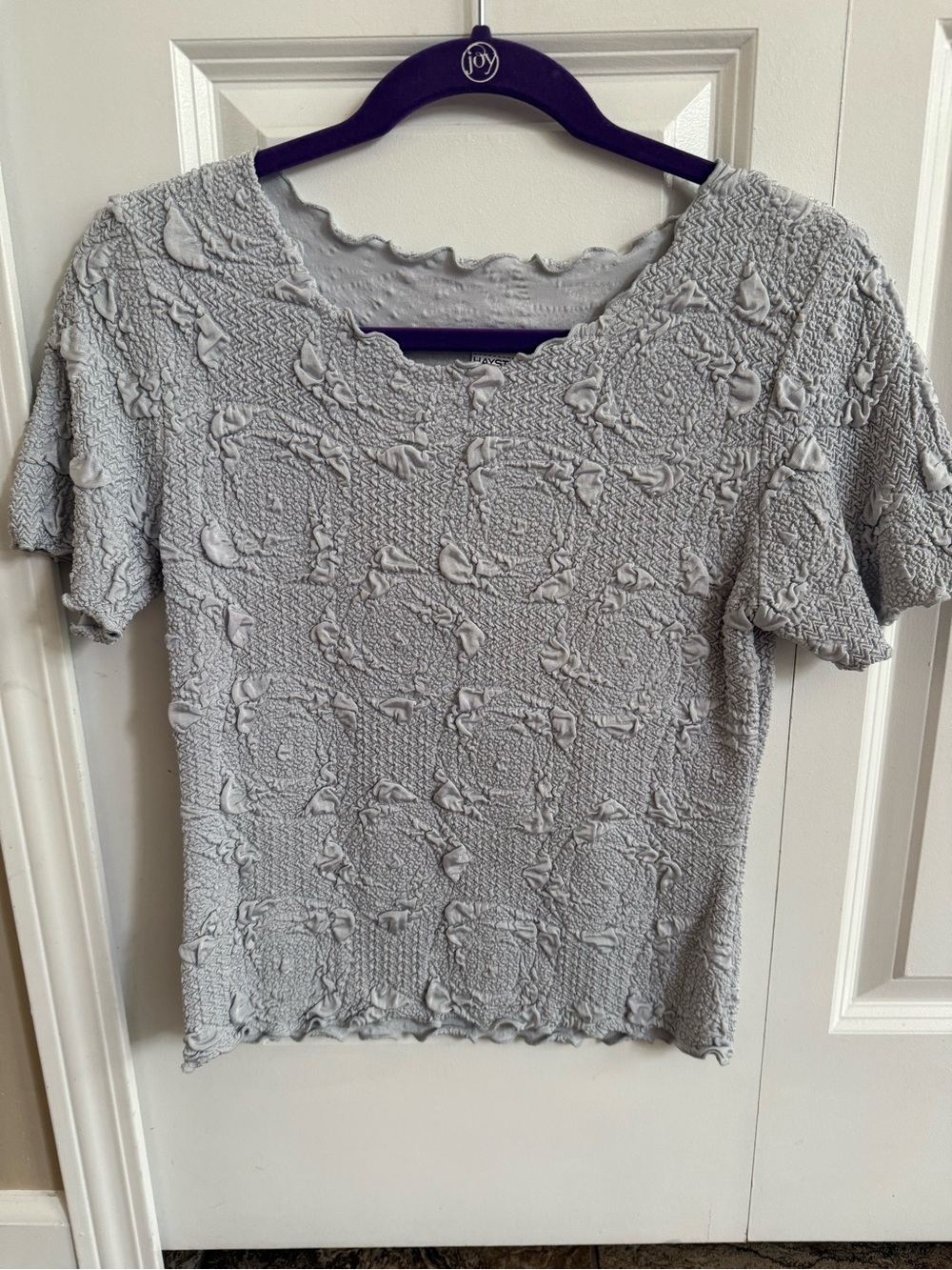 Light Gray Textured Short-Sleeve Top - Classic Women's Tee